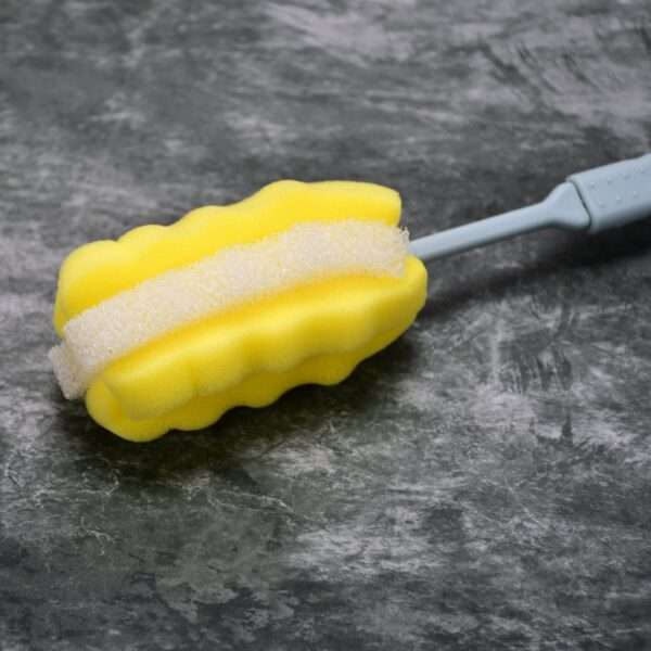 Sponge head brush for cleaning cups and bottles